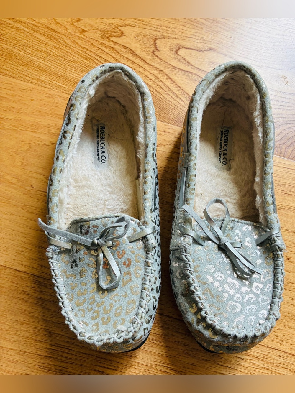 Metallic Leopard Print Moccasin Slippers - silver women size 5/6